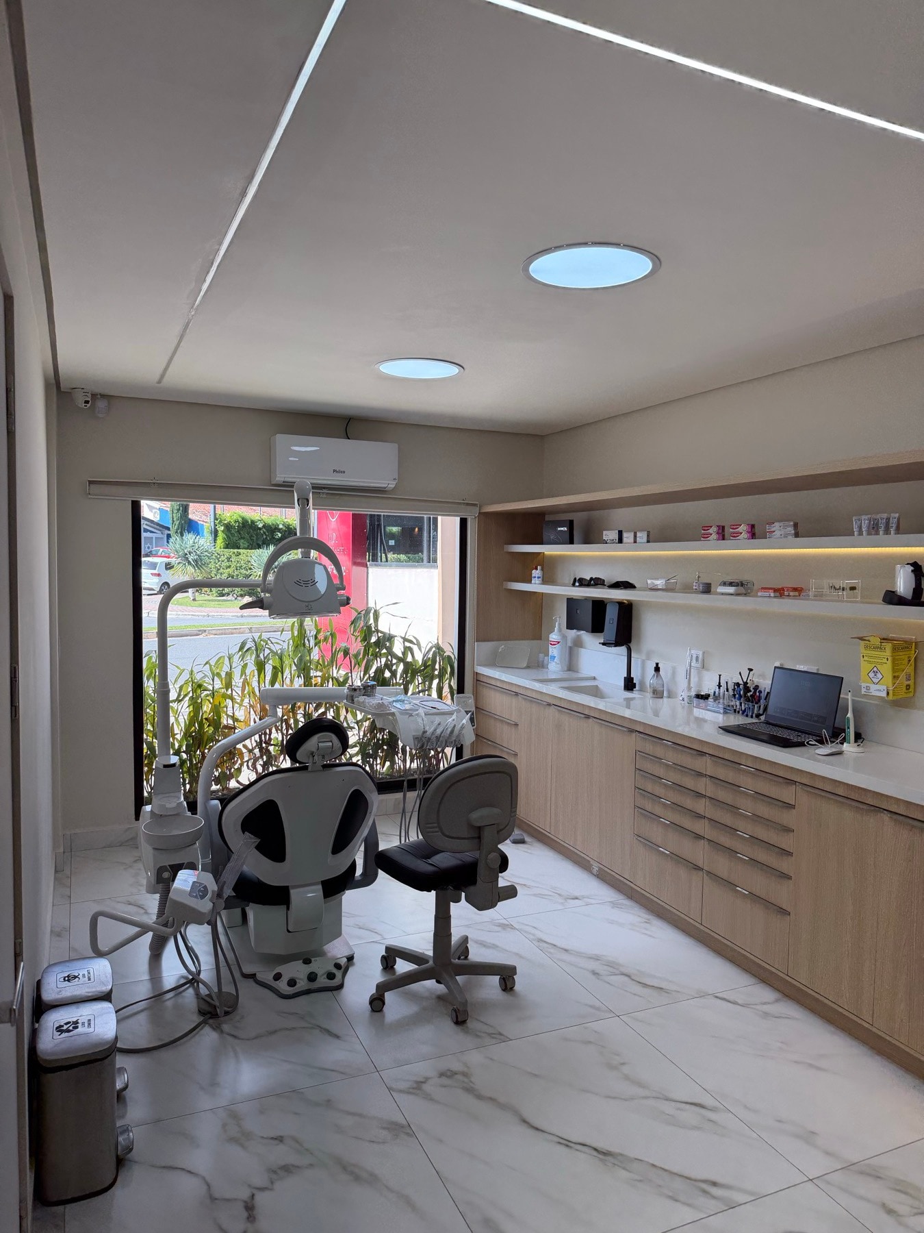 Consultório de odontologia estética da MDL em Atibaia com iluminação natural
